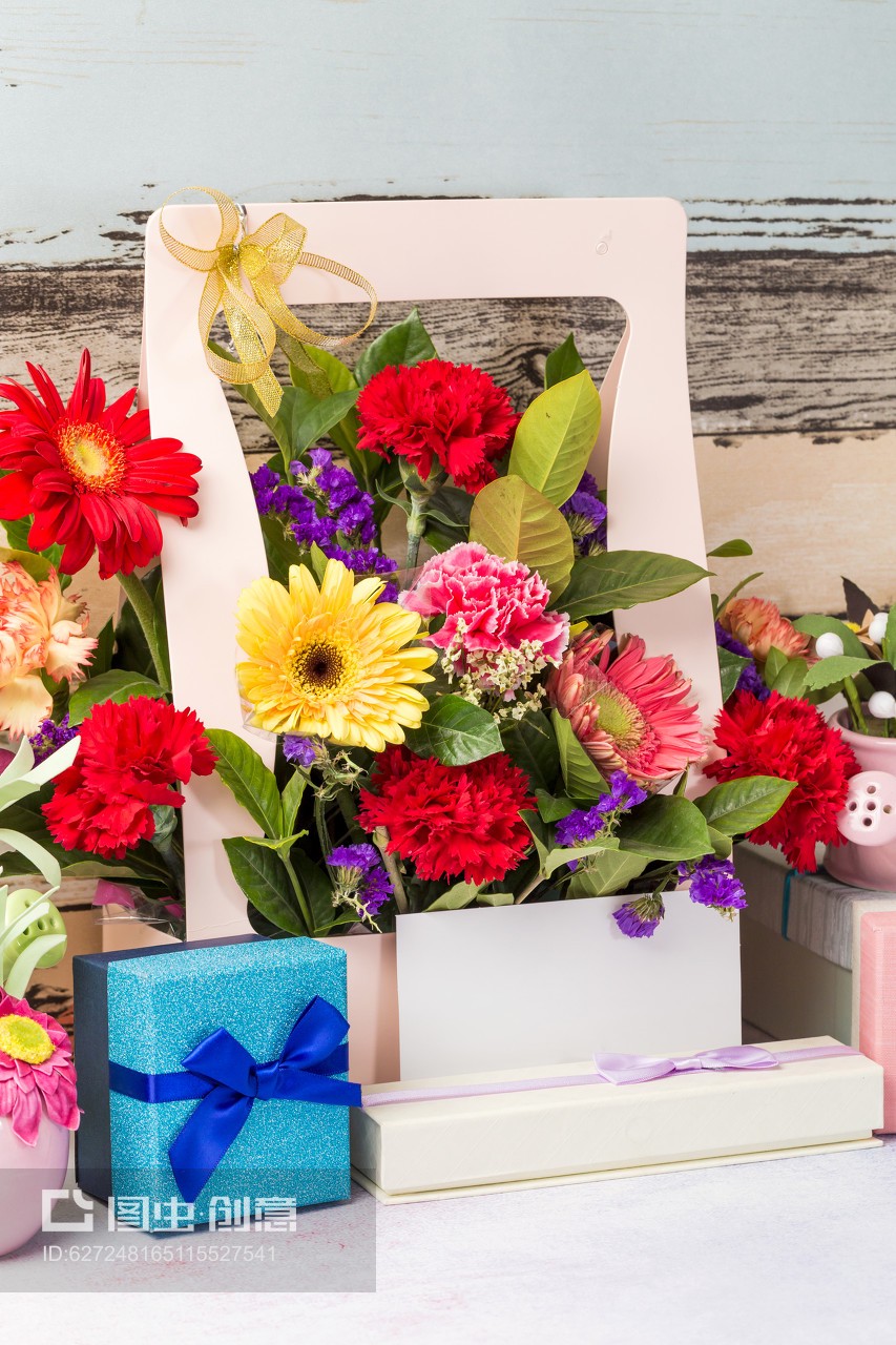 花束与礼品盒 礼品花卉的艺术与选择